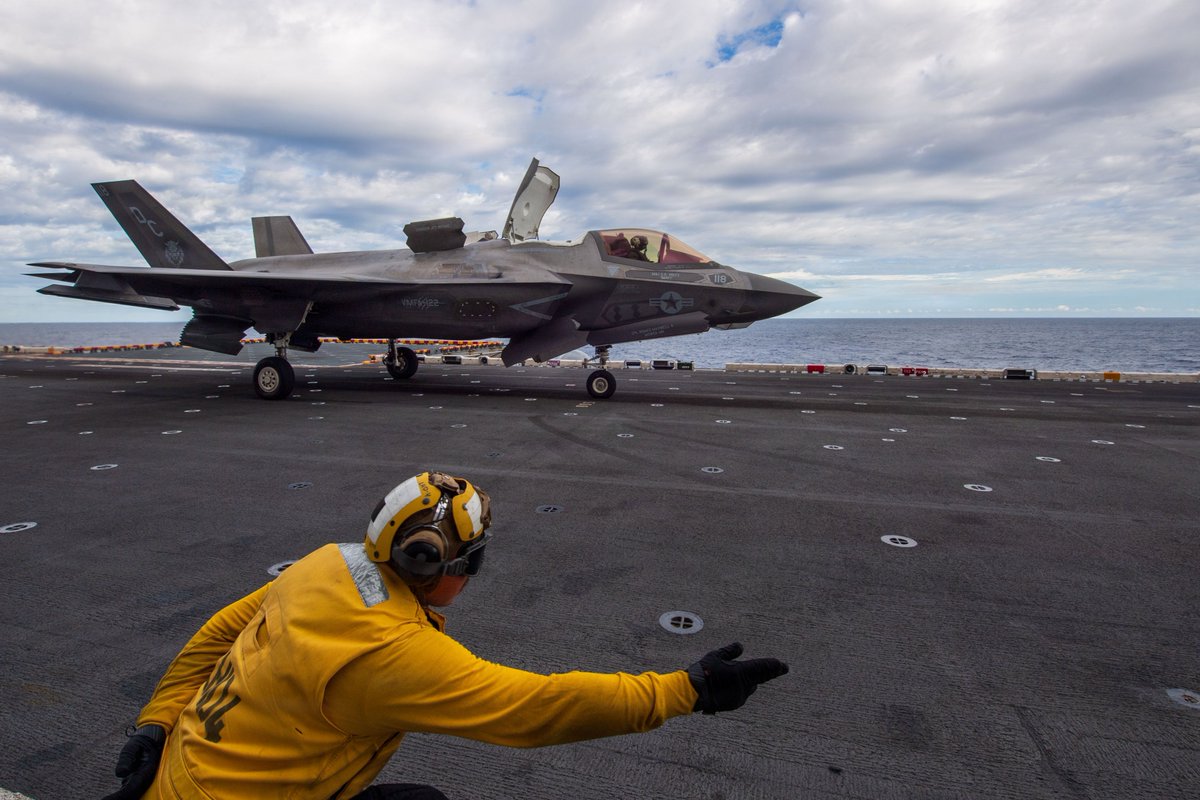 USPacificFleet's tweet photo. Blue-Green Team 🔱
Sailors and Marines aboard USS Boxer conduct flight operations while underway in the @US7thFleet area of operations.
Our Navy and Marine Corps team remains agile, resilient, and ready to dominate any fight, anytime.
#USNavy #PacificFleet #Readiness https://t.co/E0unMQOcpD