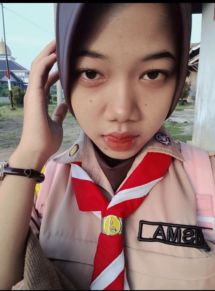 ogleng098's tweet photo. from DM 

namanya risma lonte suka di pejuhin di muka,diluar pakai jilbab dirumah pakai kutang lacur babi sangean jalang. https://t.co/tJEGrttRTz