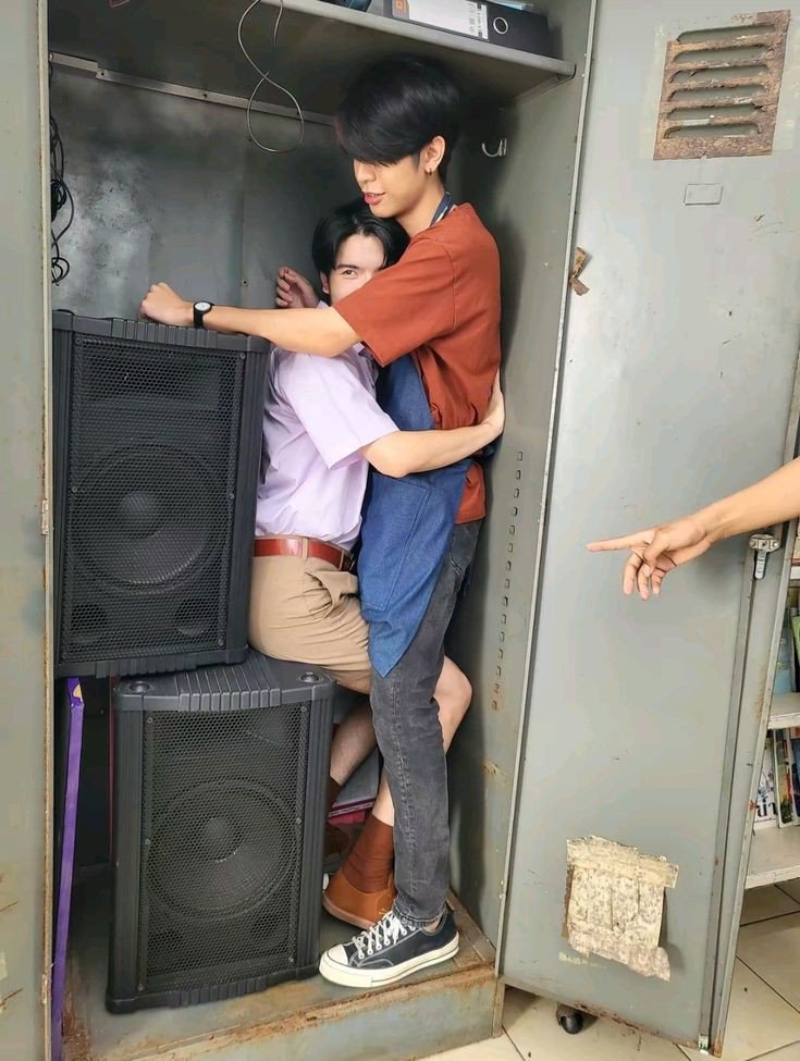 TDesigurl55065's tweet photo. One of my most favorite scenes from only boo🥺🤏🏻 The way moo keeps on singing and kang gay panicking hard 😭
#seakeen #sea_ta_lay #keenkeno
#OnlyBootheseries https://t.co/yf3Q2l3YJd