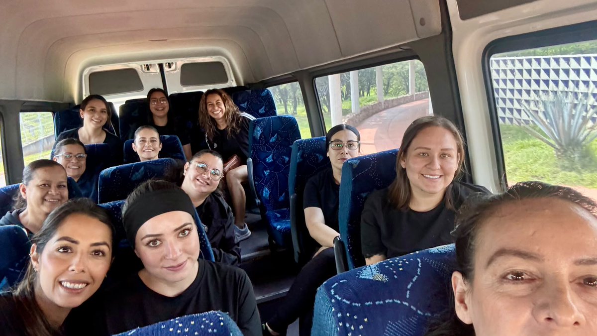 CUAltosUDG's tweet photo. Como parte de su compromiso con la inclusión y la responsabilidad social, CUAltos realizó dos visitas al CEINJURE de Tepatitlán. La primera consistió en una activación deportiva con un partido de voleibol, seguida, en una charlasobre inclusión, discapacidad, Lengua de Señas. https://t.co/jVaXhutETx