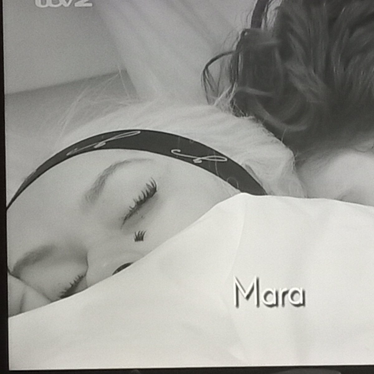 Charmazin1's tweet photo. @LoveIsland  you did Mara dirty, you could have edited the run away lash 🤦🏽‍♀️ https://t.co/sjfCqc4kgn