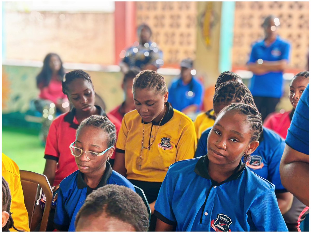 b3Hf01's tweet photo. Confidence in Every Cycle 🩷
B³HF x @padiforyou just wrapped our another outreach at Dreamville School, Lagos,  menstrual health education + pads for the girls.
#EndPeriodPoverty #menstrualhygiene #empowergirlchild https://t.co/Vhq1aDwIsF