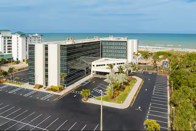 DawnMHaynes's tweet photo. Plan your last family summer vacation beachside in beautiful Cocoa Beach, FL. And oh by the way, attend #CAST2026

Great hotel rate: $179/night plus taxes (8/1-8/8)

Hotel booking code: AST26
https://t.co/H0t12n42qa https://t.co/nrsksyNkR6
