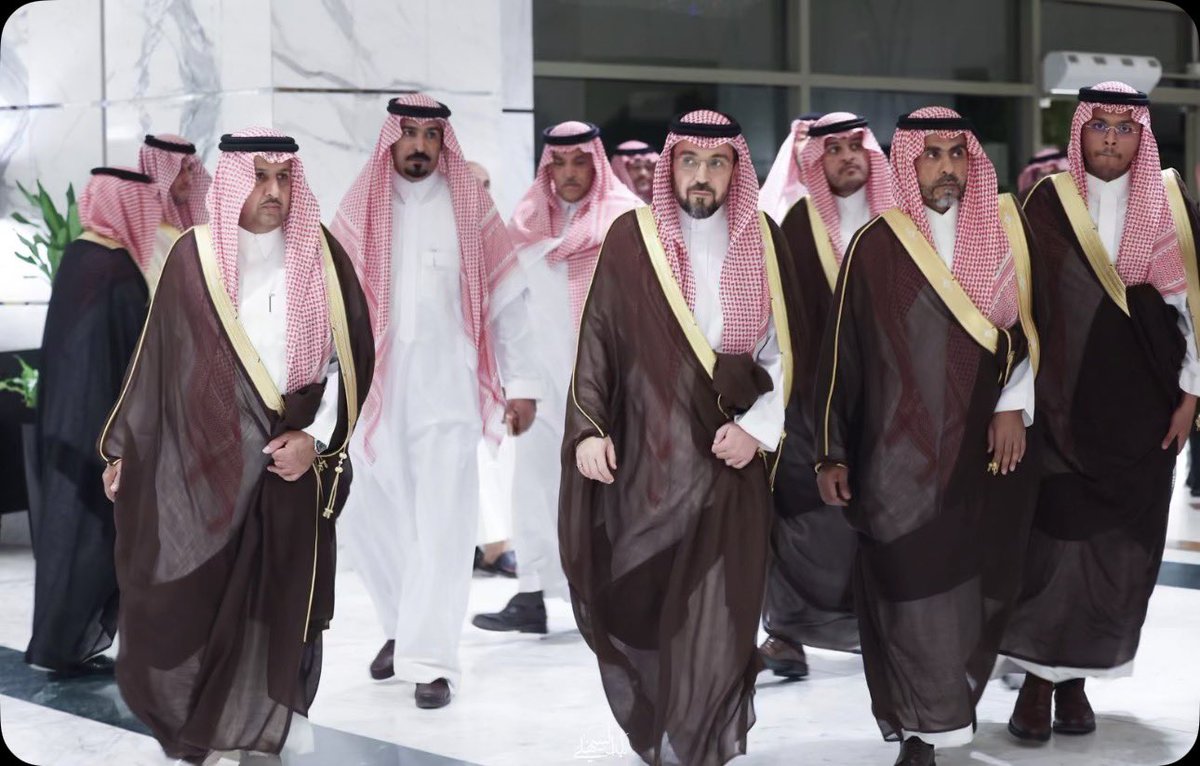 hsl7f's tweet photo. الشيخ زامل بن مناحي المصارير 
رئيس الأخوياء في إمارة منطقة الرياض

كسب ثقة ولاة الأمر حفظهم الله كسب محبة وثقة الجميع من مسؤلين وأعيان ومواطنين المكتب مفتوح في امارة الرياض لـ قضاء حوائج الناس وصاحب خلق وتعامل راقي مع الجميع https://t.co/mHYsw3r5mq