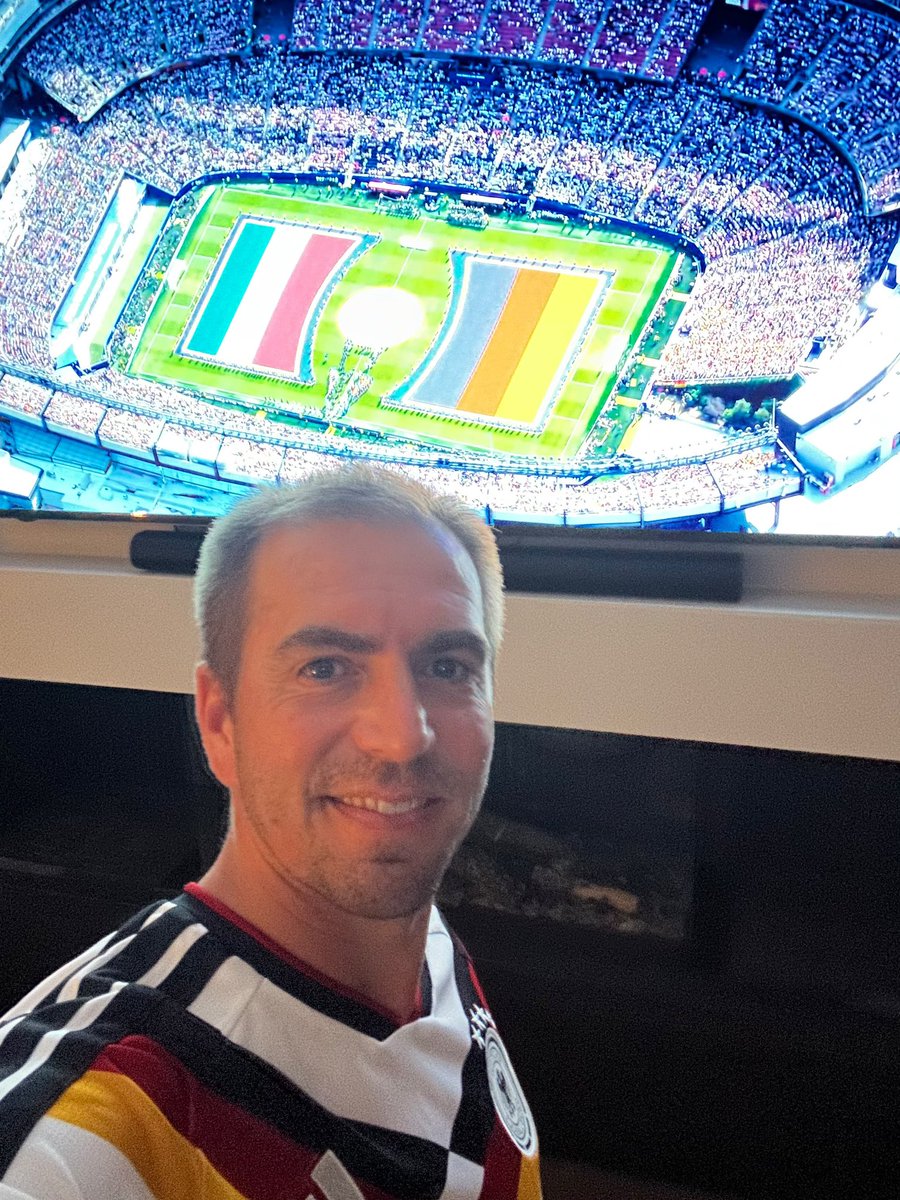 Philipp Lahm tweet media