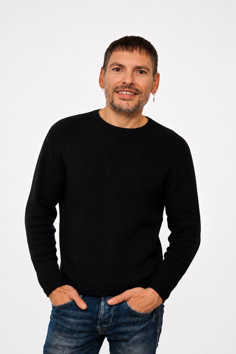JaviNo_'s tweet photo. En abril, Luis Uraga y yo nos lanzamos al reto de versionar “Mi mundo, tú”, un desafío enorme, porque creo que para ambos Camilo Sesto es el más grande: intérprete, compositor, arreglista, productor�� Aquí el resultado. https://t.co/9CuLu47qub #music #musica #camilosesto #single https://t.co/cr7hhER1Dx