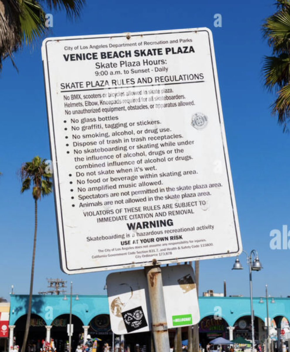 _sad__dad_'s tweet photo. @notevenanacount @vaelor0 Do you know nothing about the Venice beach skate park https://t.co/4S3gISs9RE