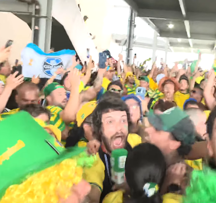 tempodegremio's tweet photo. O Grêmio é gigante. https://t.co/kTQiUg3HFh