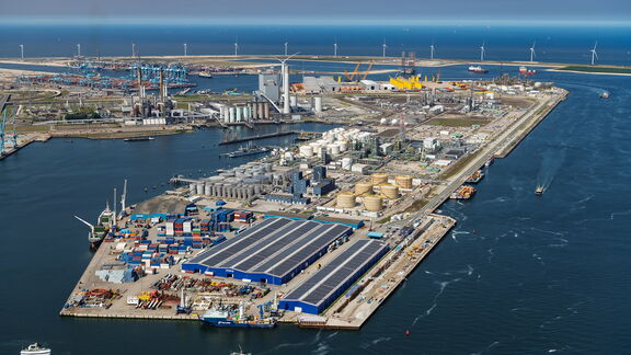 theiaincameron's tweet photo. Netherlands vs. Morocco is the World Cup Round of 32 match where the largest shipping port in Europe plays the largest shipping port in Africa.

The Port of Rotterdam handles 14.1 million containers annually, and Tanger Med in Morocco 11.1 million.

Stay tuned for more cutting-edge, geography-based World Cup analysis.

* A very difficult fixture to find any geographical similarities!