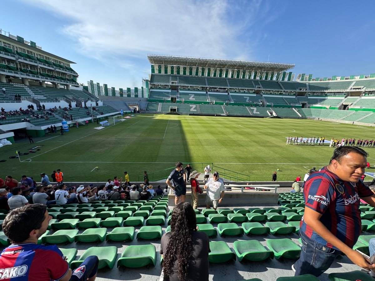 Magui_MY's tweet photo. @Atlante El Potro es nuestra historia: el bisabuelo de mi hijo heredó y contagió este amor y esa pasión azulgrana que hoy vive en su nieto y bisnieto. Así como alentamos al equipo del pueblo de México, Queremos alentar a México https://t.co/bkulwymK2T