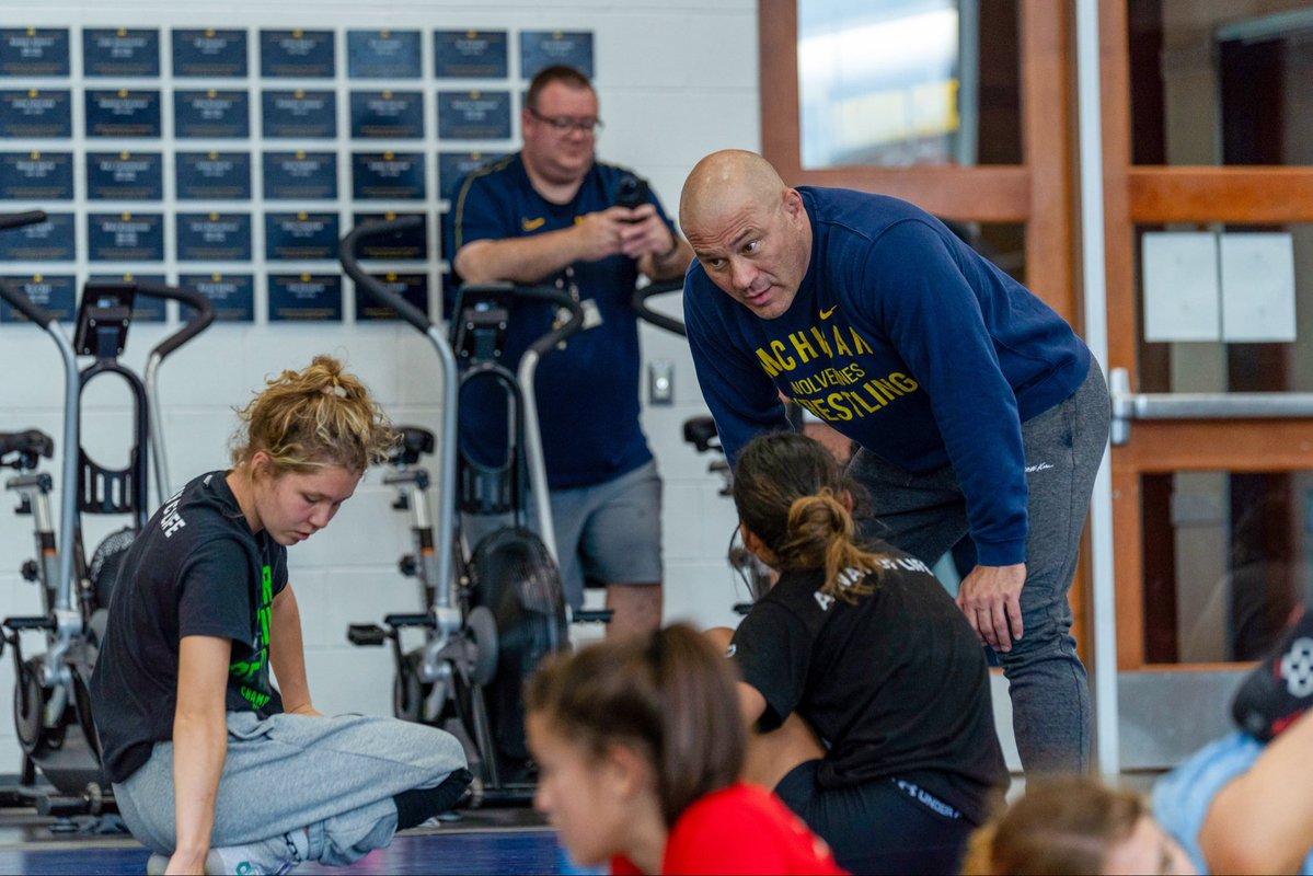umichwrestling tweet picture