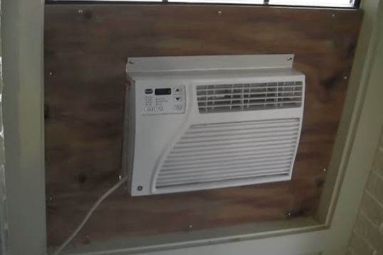 Number2Onion's tweet photo. @HSsai @sleepy_devo A lot of people in North America also don't have windows that fit their AC units. So they do things like this, with the window kept fully open. Clear options like plexiglas are available too if you want. https://t.co/xSTM2gwlZz