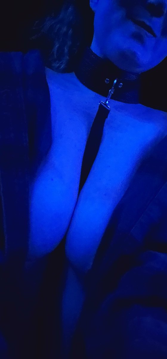 EmoSupportTT's tweet photo. Would you make me your good girl? 🖤 https://t.co/CNeye258Xt