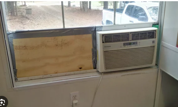 Number2Onion's tweet photo. @HSsai @sleepy_devo A lot of people in North America also don't have windows that fit their AC units. So they do things like this, with the window kept fully open. Clear options like plexiglas are available too if you want. https://t.co/xSTM2gwlZz