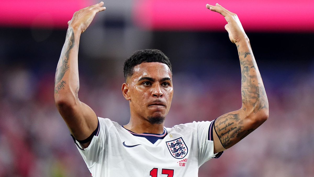 ArsenalFansFR's tweet photo. 🤑 D’après @Matt_Law_DT, Aston Villa évaluerait Morgan Rogers à 150M€ 

Autant aller chercher Vini à ce prix là, ils ont complètement craqué les Villans 🤣🤣🤣 https://t.co/lfqDHHd3pu