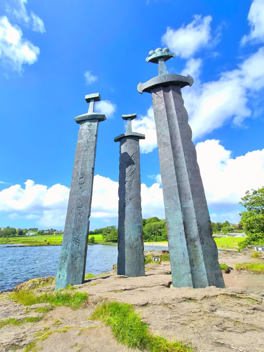 Jenanime4eva's tweet photo. @Regiane_75 @milklaine @ANGELBUFF33 @mymuseandi @AnaManning21 @sar185a @bewareofgobbi @michelleabelle @_DainBramaged Exploring Brutt Lenke and Sverd i Fjell before returning our rental car and visiting the fantastic Flor &amp; Fjære in Stavanger! 😘🇳🇴 https://t.co/Ny6UXWCNyl