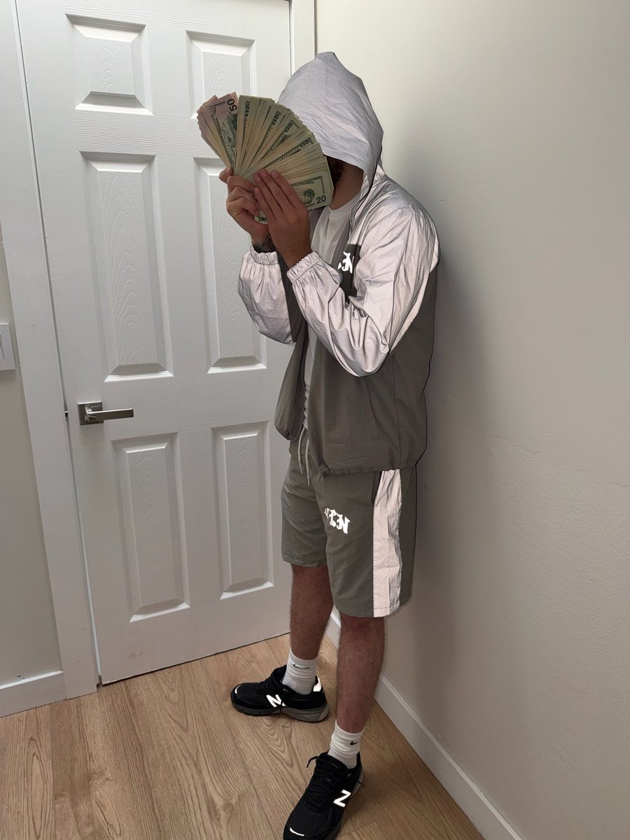 lpjayy0_'s tweet photo. Baby don’t trip bout me I swear im straight imma be at the top and it won’t be long 🤷🏽‍♂️ https://t.co/jOexPzH3UG
