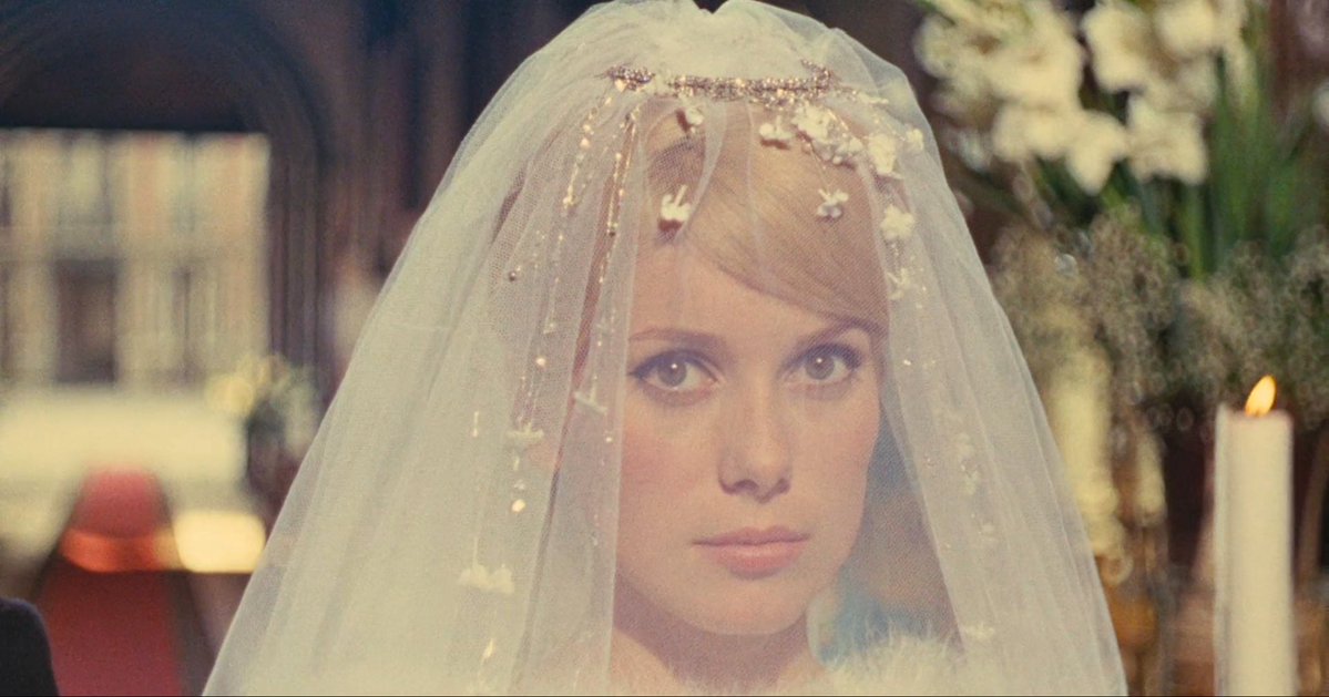 poetcinematic's tweet photo. you seem pretty sad for a girl so in love https://t.co/BzYMNR8lih