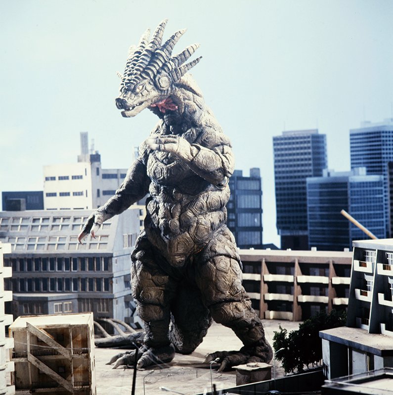 Scolopendra29's tweet photo. Today's kaiju of the day is: Saramandora from Ultraman 80! https://t.co/mBmDf8SFiR