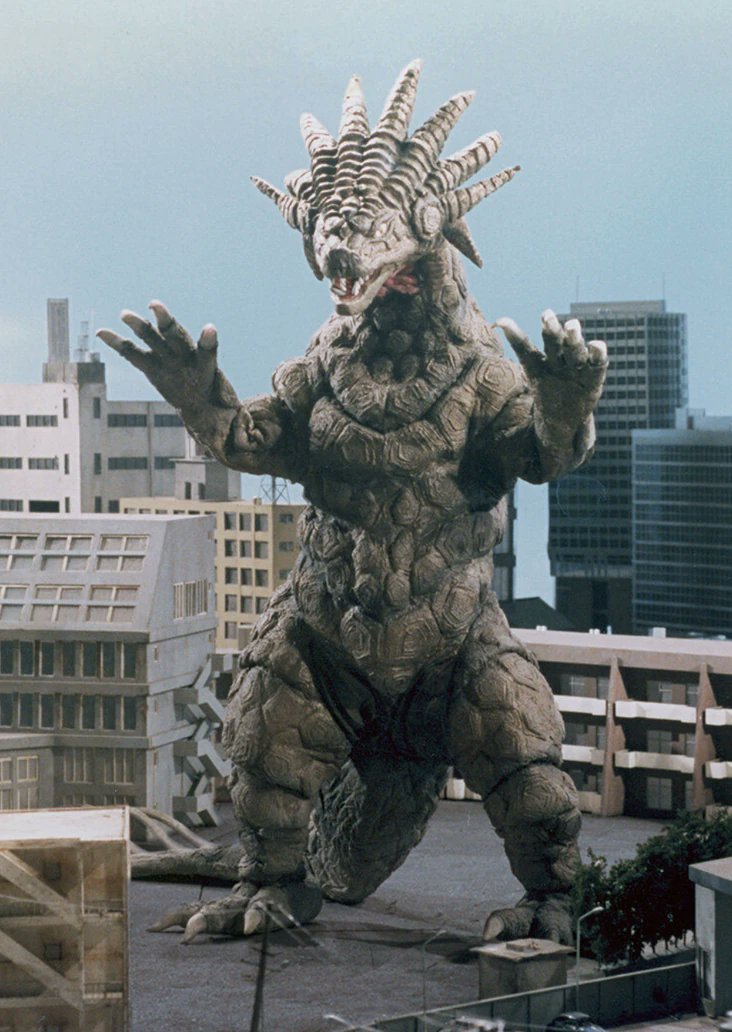 Scolopendra29's tweet photo. Today's kaiju of the day is: Saramandora from Ultraman 80! https://t.co/mBmDf8SFiR