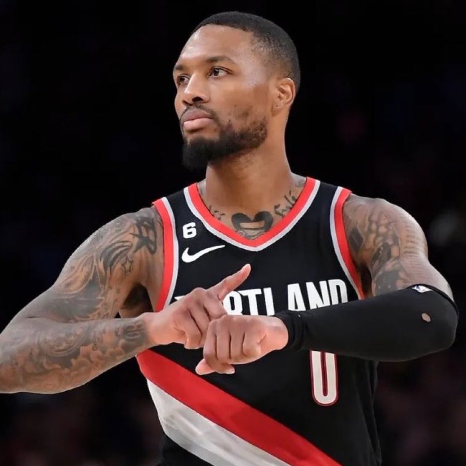 TheHoopCentral's tweet photo. The Portland Trail Blazers “envision” a starting backcourt of Ja Morant and Damian Lillard, per @ChrisBHaynes 

Dynamic duo. 👀🔥 https://t.co/L4W96lNkU9