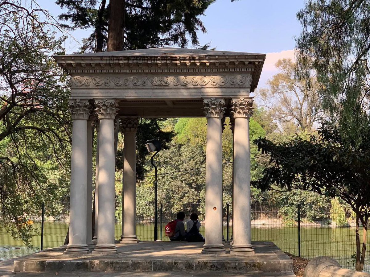 turismocdmx's tweet photo. Descubre @CasadelLago en la primera sección del Bosque de @ChapultepecCDMX.🦆

De belleza arquitectónica excepcional y con vista al Alcázar del Castillo, es un imperdible, cuyo origen se remonta a 1906.✨

Para disfrutar de actividades culturales y una gran vista al lago. https://t.co/cLh84LdXQQ