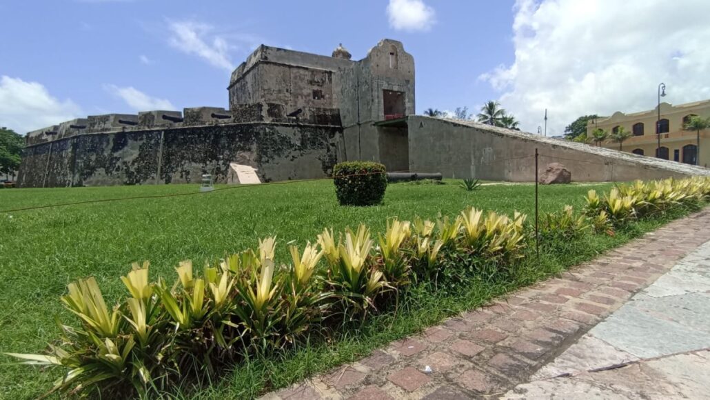 ElDictamen's tweet photo. Reabrirán el Baluarte de Santiago este año, confirma INAH https://t.co/Nx7rBvyRad via @El Dictamen https://t.co/XVQ3xVTfaj