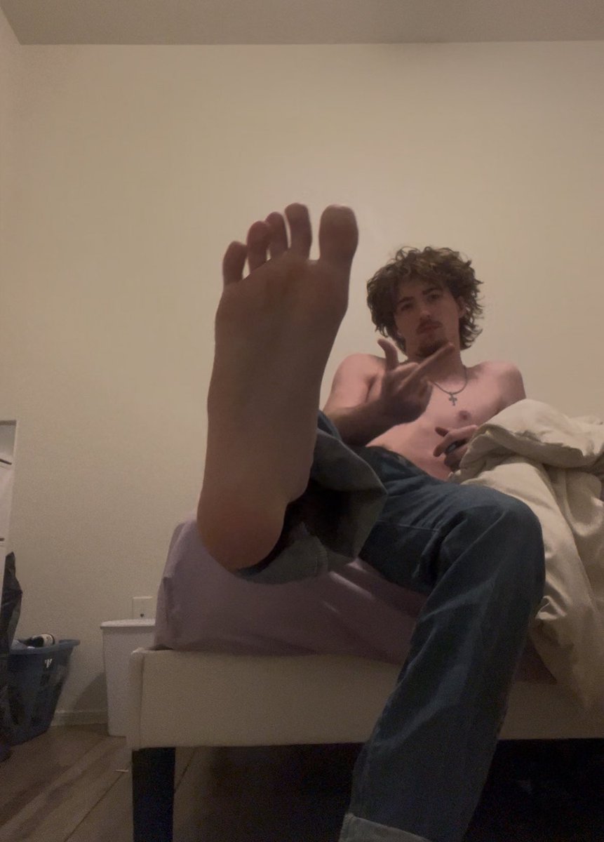TR12BRAH's tweet photo. I know what you want…simply just DM for a way to pay and you shall receive 

#findom #drains #customs #feetworship #feetusa #paypig #cashmaster #dominant #daddy #findomcash #findomusa https://t.co/GDIQQs6JrN