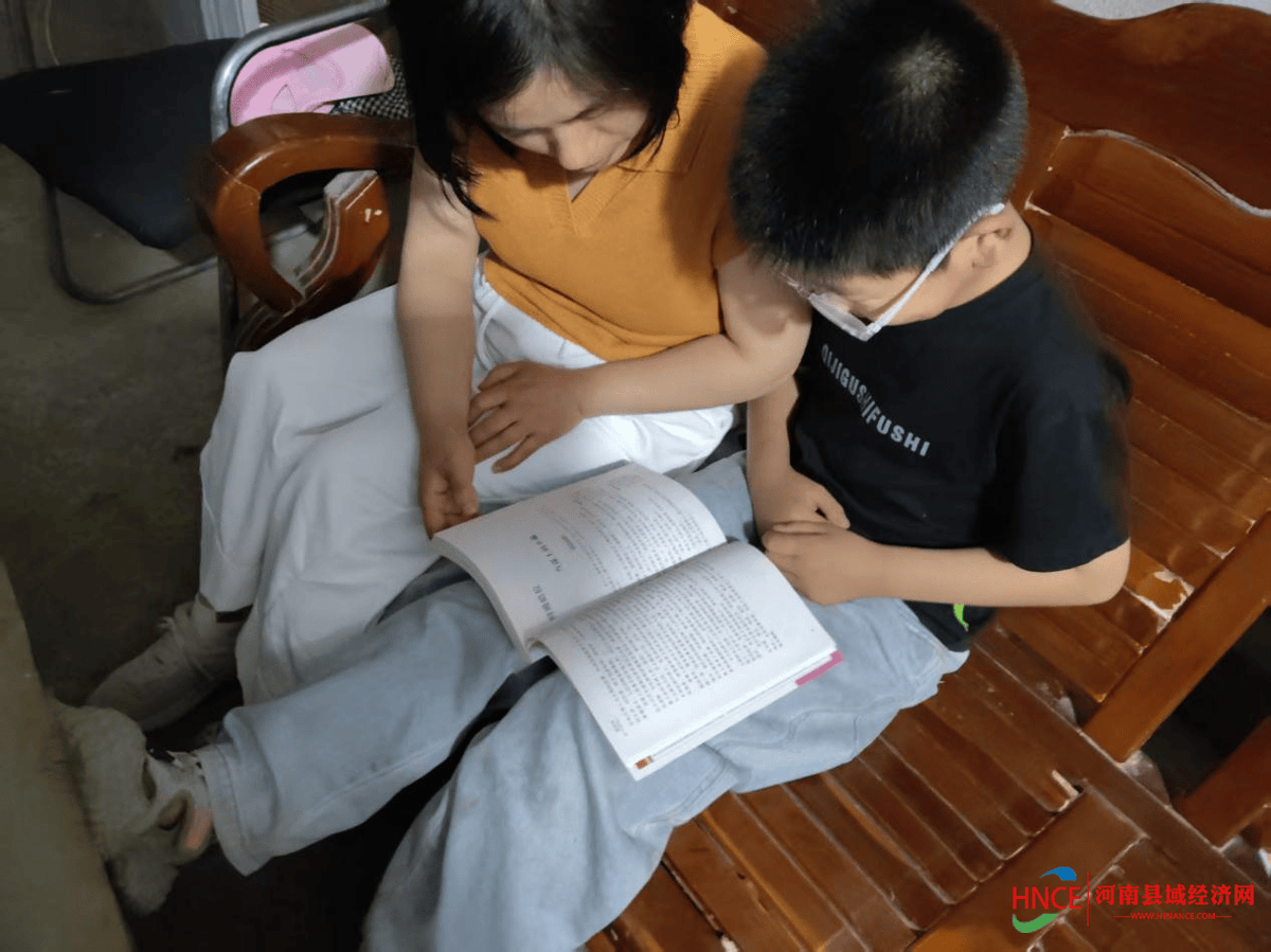 T8TSUKASA's tweet photo. Building a blanket fort with my kid = the best 20 minutes of my week. No screens, just giggles u0026 messy imagination https://t.co/QZwVqnqCKi