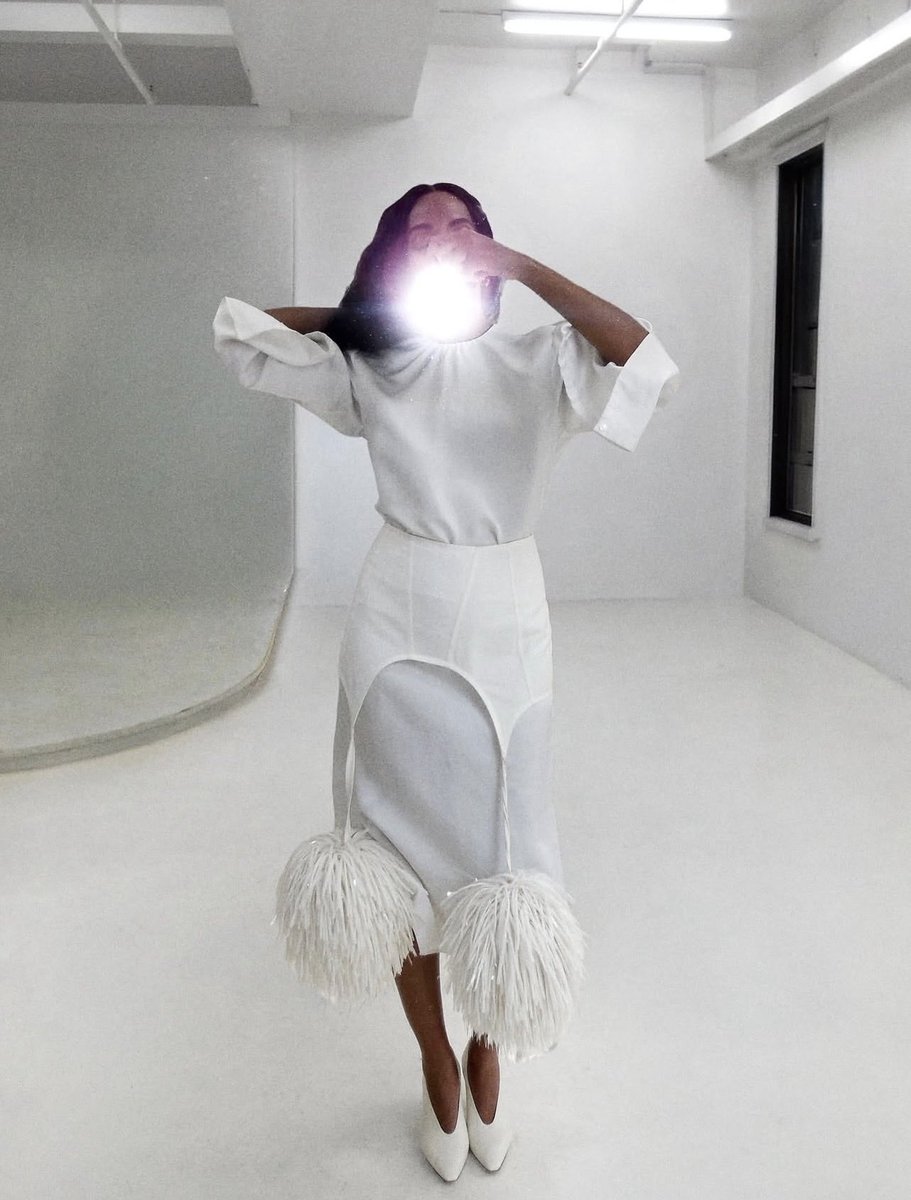 solange hourly tweet media