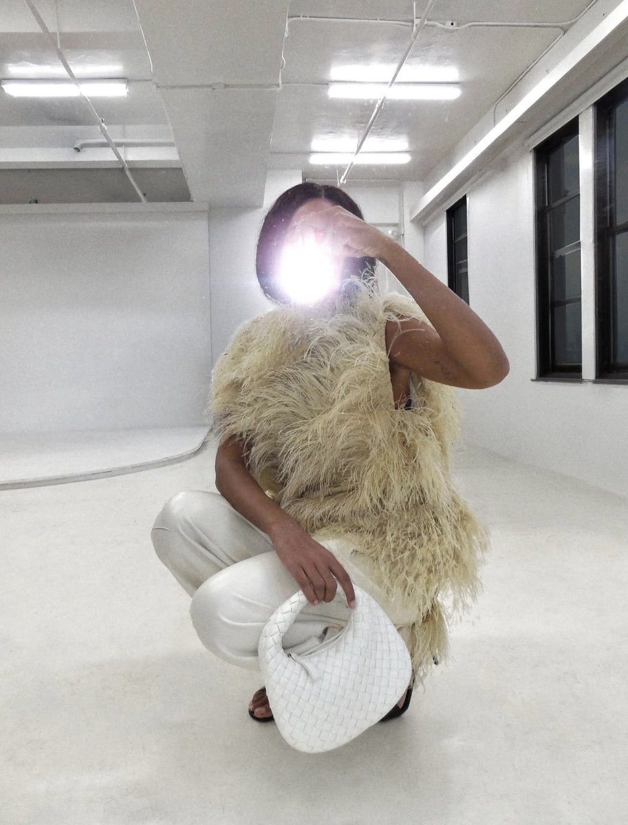 solange hourly tweet media