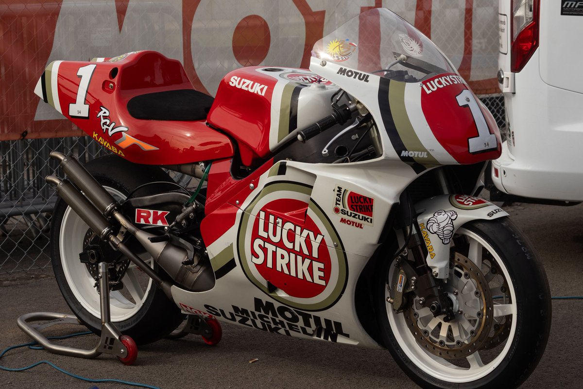 Motorcycles2T's tweet photo. Some amazing photos coming from @shotsbychar26...

#Suzuki #RGV500 #KS34 https://t.co/EkzYN1ETR1