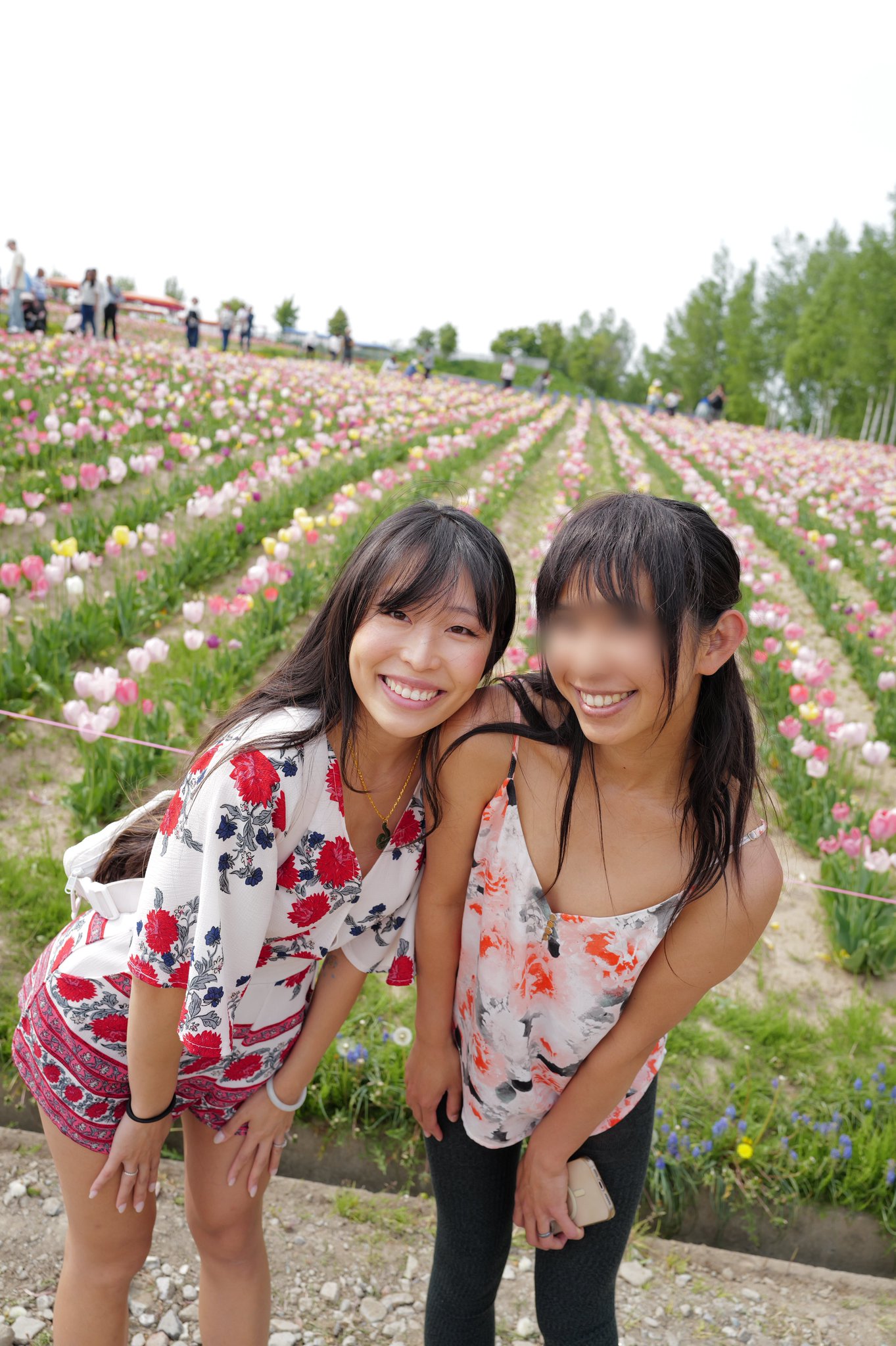 1 pic. What a fantasstic time checking out the flower fields with our gf @hey_itsmei !! ❤️ https://t.co/iz0ivjHEfW