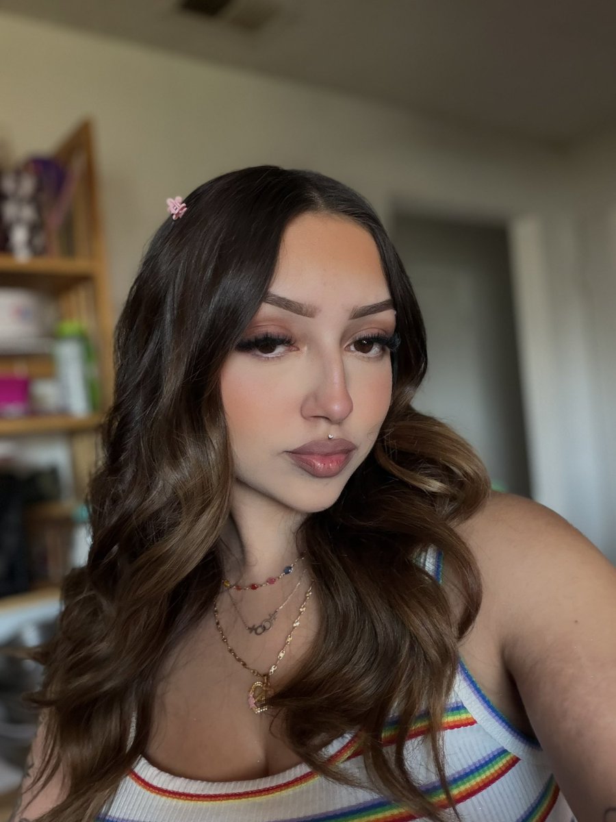 6v6m6rtinez's tweet photo. its a good day to drop some face card pics https://t.co/U0uFq8ycF6