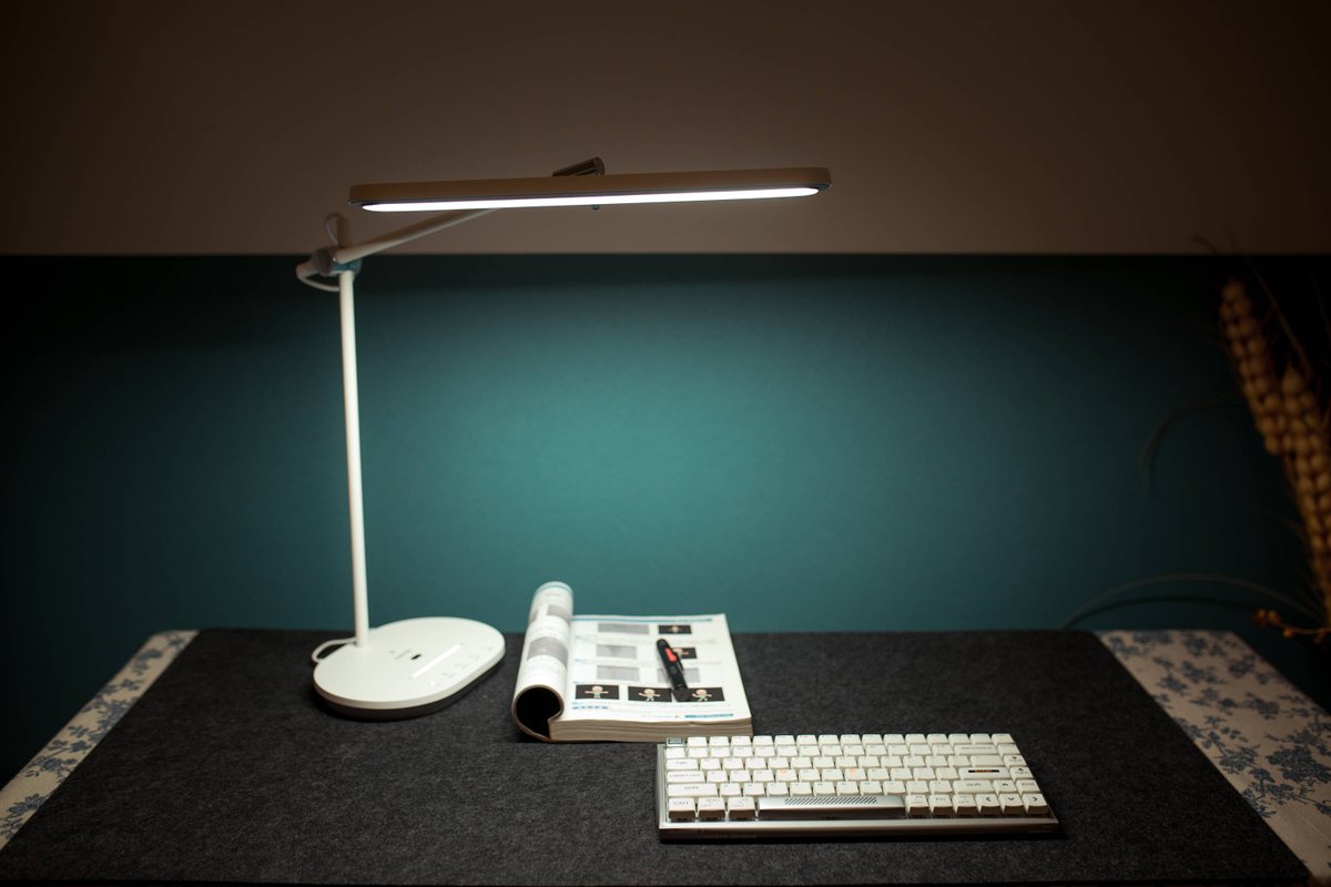 Charrie84's tweet photo. Tired of cluttered desks Try this minimalist setup with only essentials—clean, focused, and way more productive. #DeskGoals #OfficeVibes， https://t.co/SWw2mtKYNR