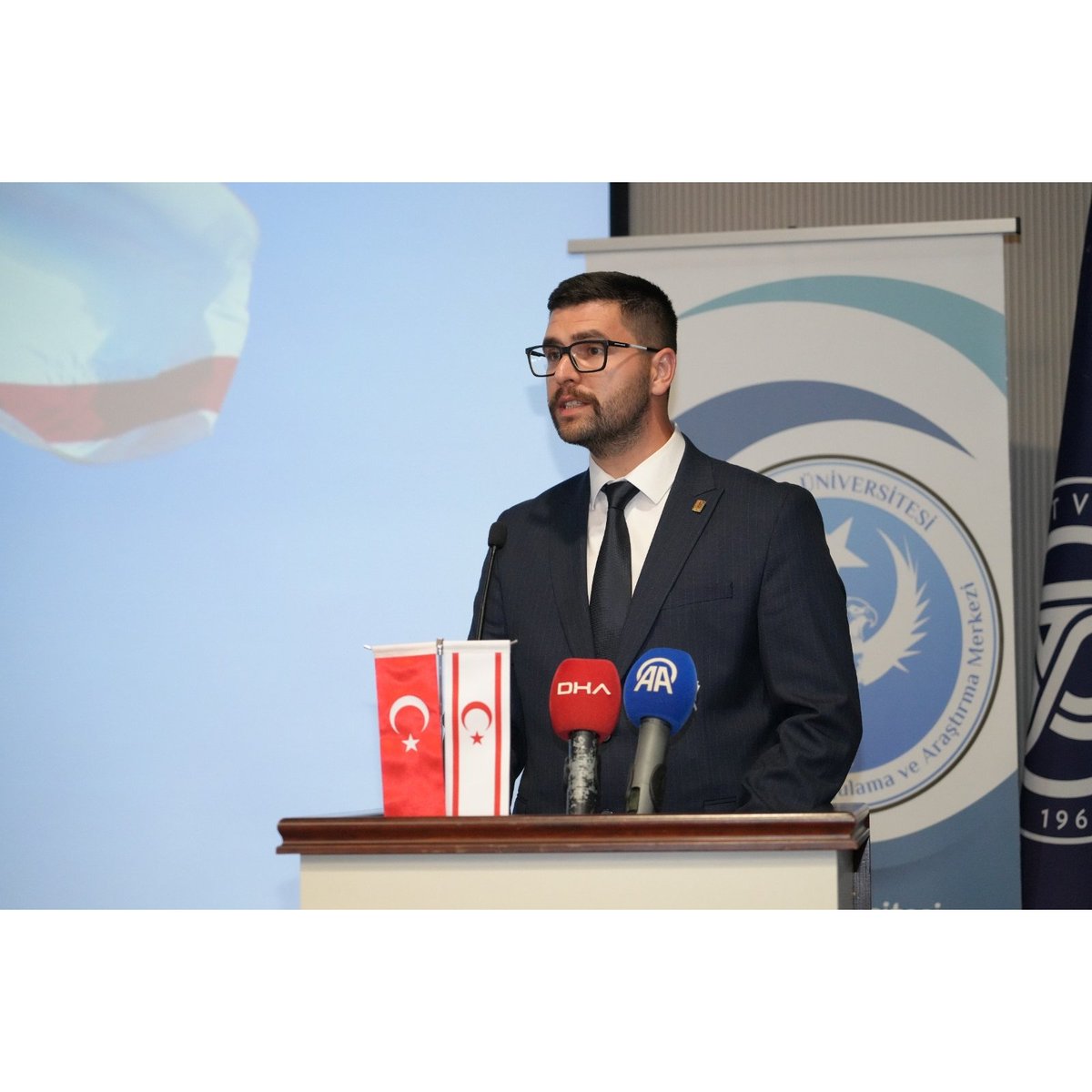 Cihanyalvr's tweet photo. Kuzey Kıbrıs Türk Cumhuriyeti’nin 5. Cumhurbaşkanı Sayın Ersin Tatar'ın katılımlarıyla düzenlediğimiz “Doğu Akdeniz'de Türk Varlığı ve Kuzey Kıbrıs Türk Cumhuriyeti'nin Stratejik Önemi" isimli konferanstan. https://t.co/1dGTjCn0yZ