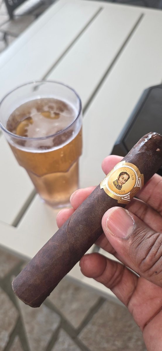 senorcoolo's tweet photo. A Stick and a brew. #cigarunderthestars https://t.co/bEYOviB8km