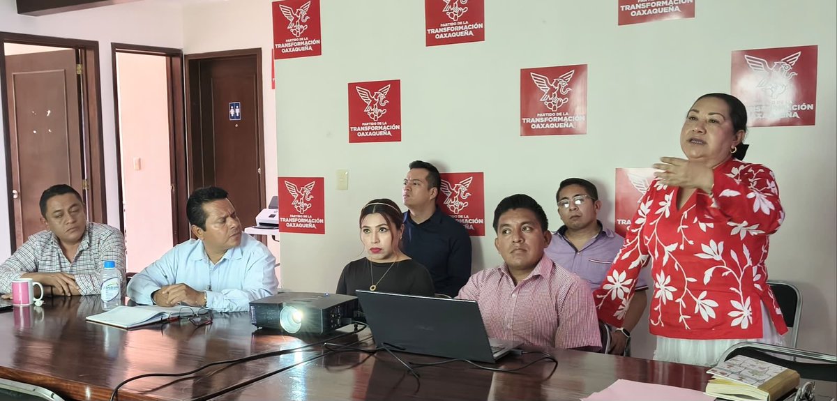 PETEOOAX's tweet photo. Miembros del Comité Estatal, encabezados por nuestra Presidenta Salomé Martínez, sostuvieron una reunión de trabajo para dar seguimiento a las acciones estratégicas que fortalecen la estructura del partido y consolidan un proyecto cercano a la gente.

¡Con unidad, organización y compromiso, seguimos construyendo la Transformación de Oaxaca!

#SomosLaFuerzaDeLaTransformación
#LaFuerzaDelCambioVerdadero

@SalomeMtzS