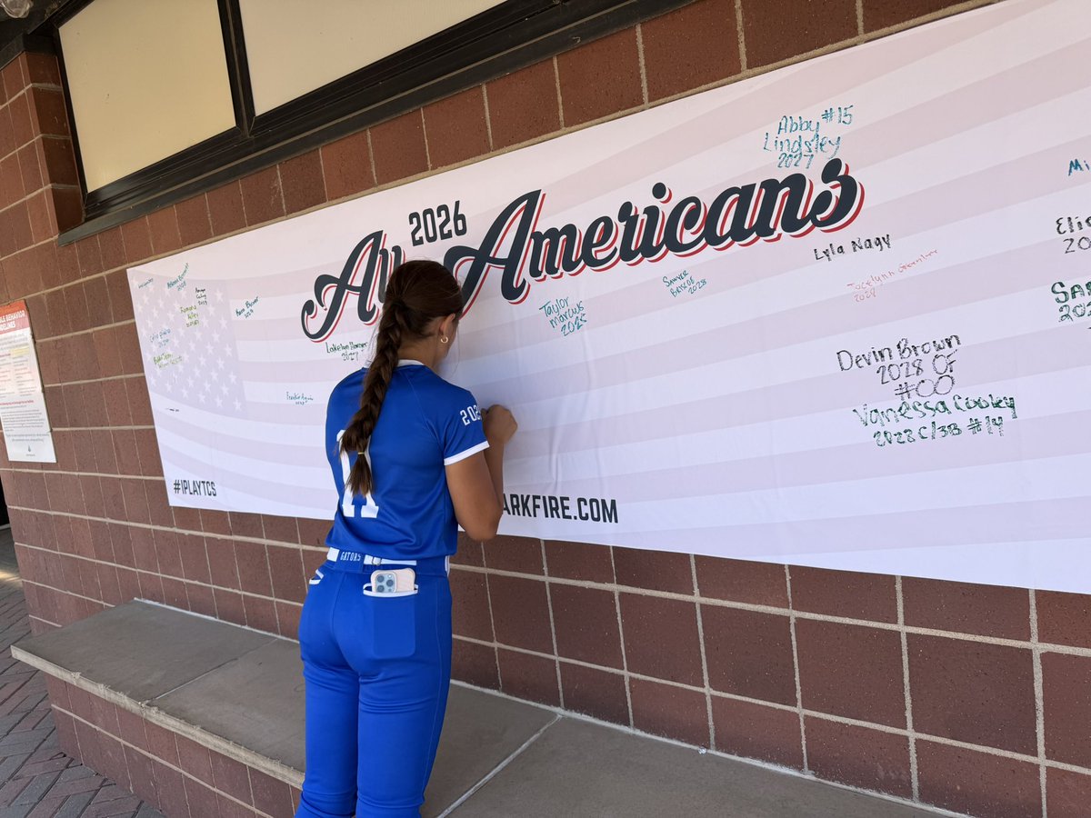 JFuller2029's tweet photo. 🥎🗻DAY 1 IN COLORADO🗻🥎
Today I had the Allstar game showcase and I pitched 2 Innings. I struck out 4 batters and also hit a double on top of that. At the end, I was selected to play in the all-American game too! I also got a new mit too. Cannot wait to start playing tomorrow with my team. Thank you to the college coaches who came to watch, and thank you to my parents for this great opportunity!
———————————————————
@CoastRecruits @INGatorsOezer
@CoastRecruitsSB
@ExtraInningSB @LineDsoftball @PrepSoftball @clemsonsoftball @KatieRepole @jordynrudd63 @rittmanjohn @AlabamaSB @PurdueSoftball @PGFnetwork
@USASoftball @gatorjack72
@SBRRetweets
@UACoachMurphy @CoachMFrezzotti
#colorado #sparkler #tournament #softball