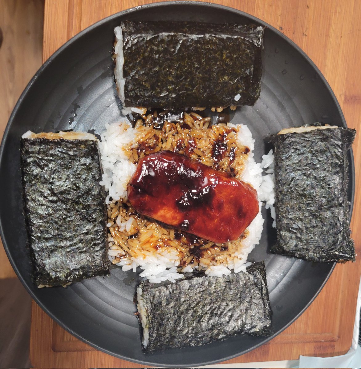 toddj71's tweet photo. Hey guys, just made lunch. It's some spam musubi. https://t.co/1mYinqVSdW