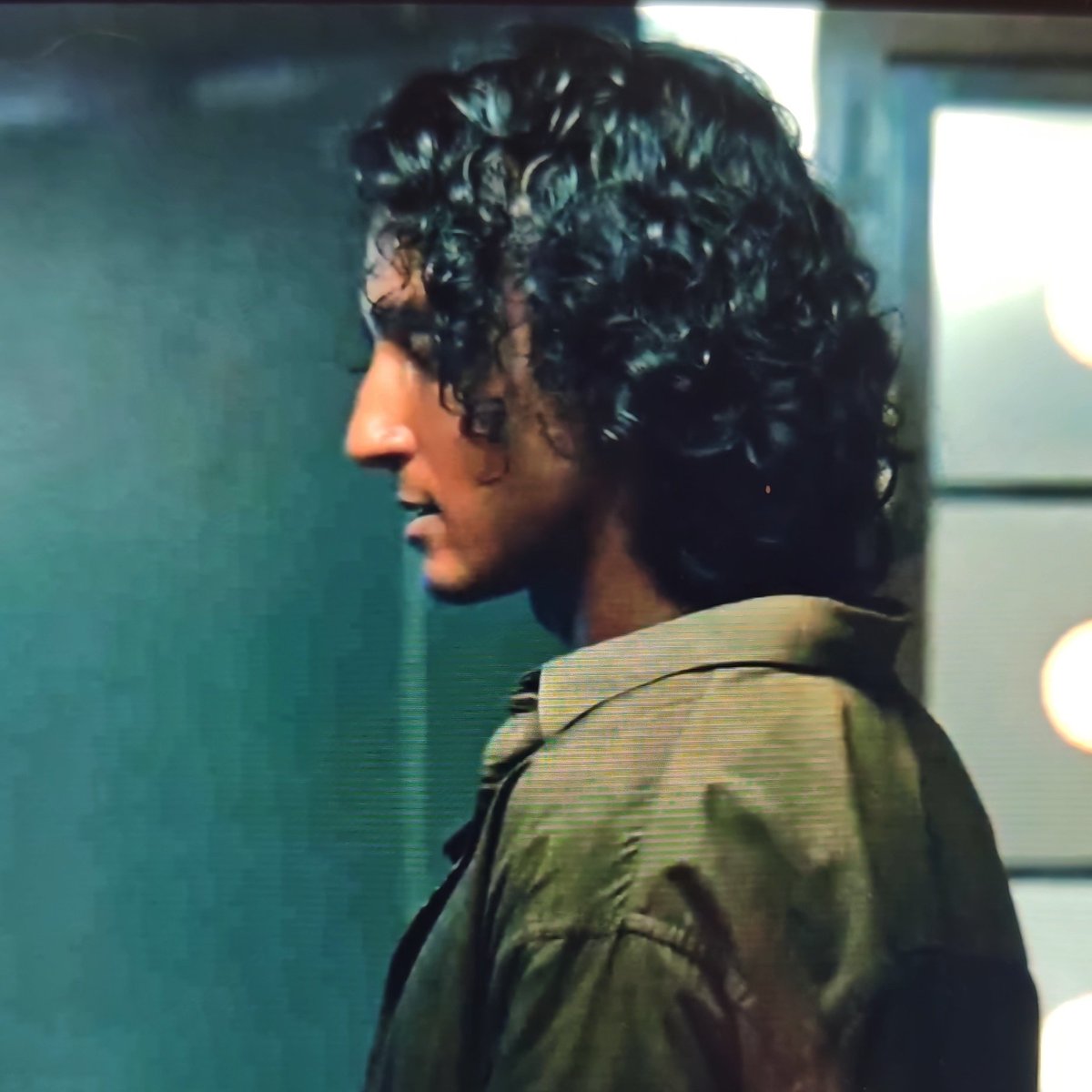 firstlls1999's tweet photo. His hair always looks best with a green shirt on https://t.co/VxmOIuCqAf