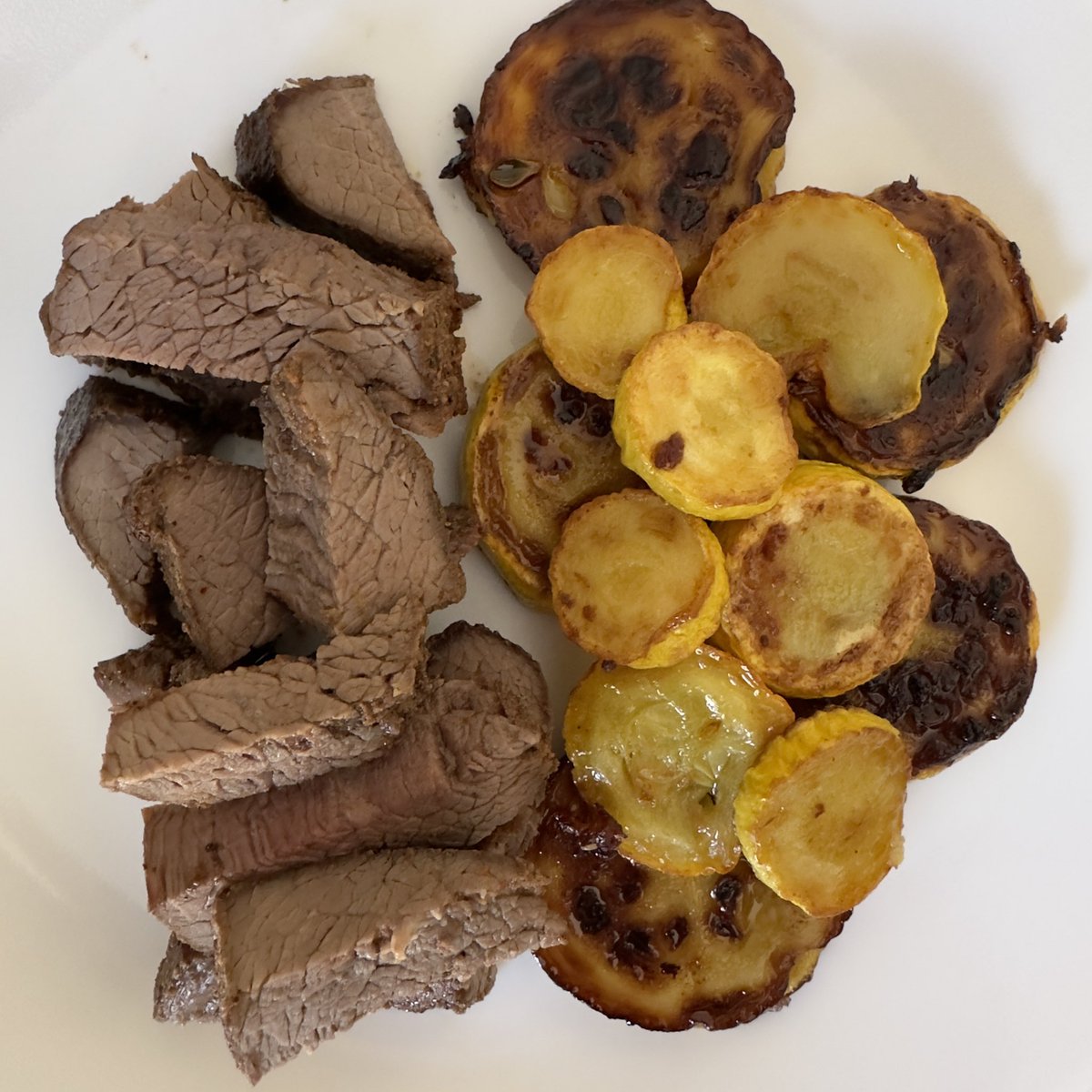 ikrauchunas's tweet photo. zucchini squash is underrated - it’s really tasty with minced garlic https://t.co/ny0phUNx02
