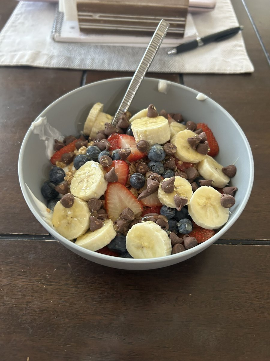 Bekam_Espi's tweet photo. Post workout protein yogurt bowl https://t.co/kGNQHHvU46