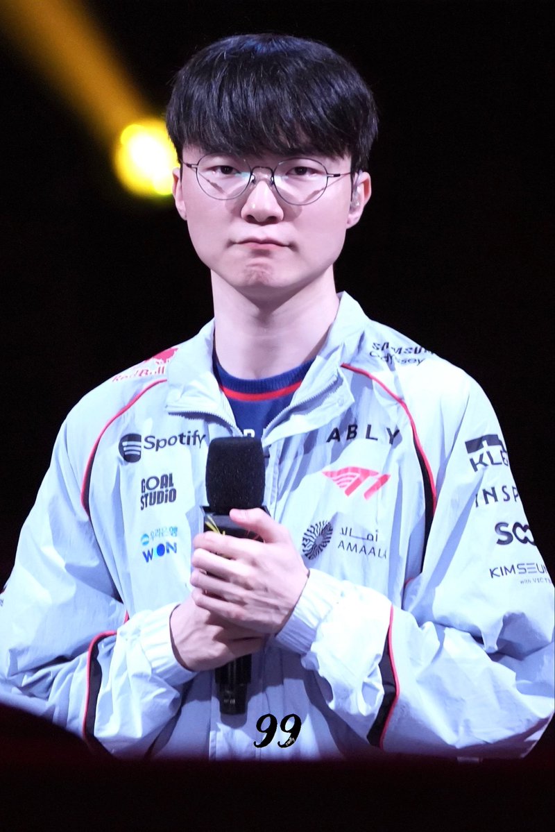 99canfly99's tweet photo. 260628 MSI

봐도봐도 고양이 맞네여..

#FAKER #페이커 https://t.co/Lxw5rPGZ7l