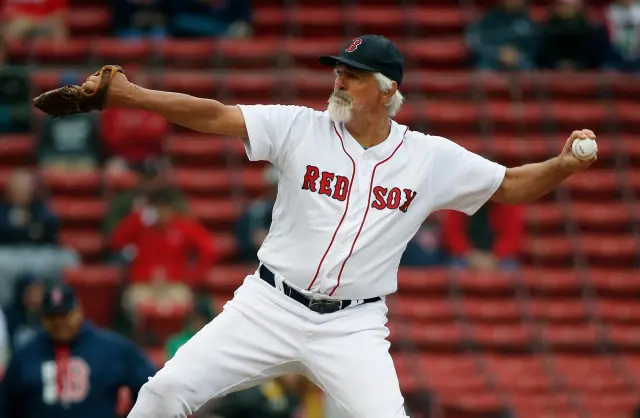 HowardFami34029's tweet photo. @BBGreatMoments Bill Lee was awesome.  Once he found out you knew anything about the Red Sox and the teams in the 70's, he told you stuff like you were an old friend that I never heard.  He'd do a clinic for kids that was excellent, great baseball knowledge and was like standup for the adults. https://t.co/mfvHDD4m1A