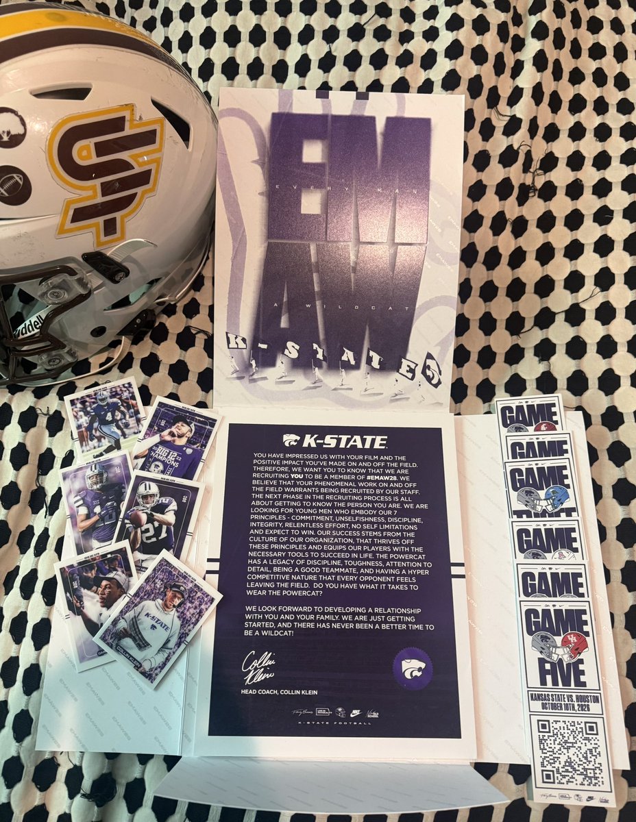 DrewCumby's tweet photo. Looking forward to being on campus this fall! 🙏🏾 🟣⚪️ @KStateFB @KStateRecruits  @Coach_Ellsworth @CoachSvarczkopf @Coach__Gleeson @ZacCox_ @hjacobs67 #EMAW @stfrancis_fb @BrandonHuffman @TheUCReport @LeftCoastAthl @McLeod_Outloud @CoachTTMP @GregBiggins @adamgorney @On3 https://t.co/NGPuCxNA1n