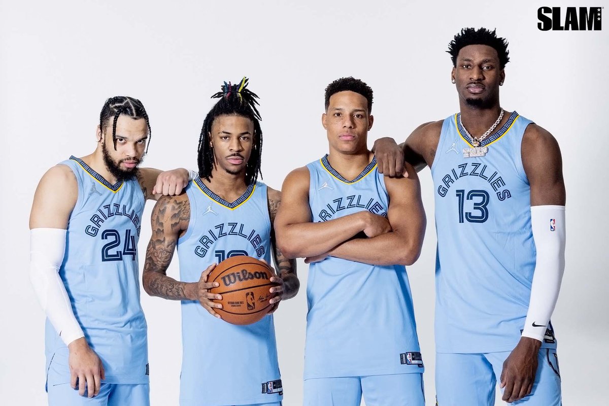 TheHoopCentral's tweet photo. End of an era in Memphis 

What a time. 

(📸 @SLAMonline) https://t.co/4HIoEtV3jO
