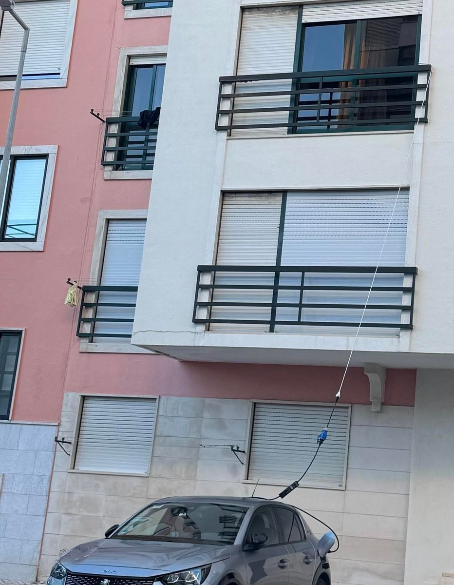 XMuttley's tweet photo. O fantástico mundo dos carros elétricos... https://t.co/dShC9oofZG