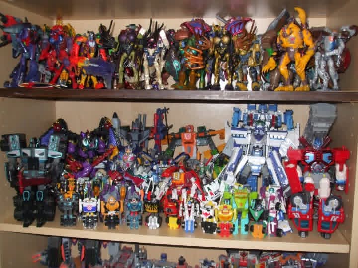 rodimusprimal's tweet photo. @botpixx But yeah, my collection habits exploded at that time. Still kind of does. https://t.co/eAUBD6W9Wg