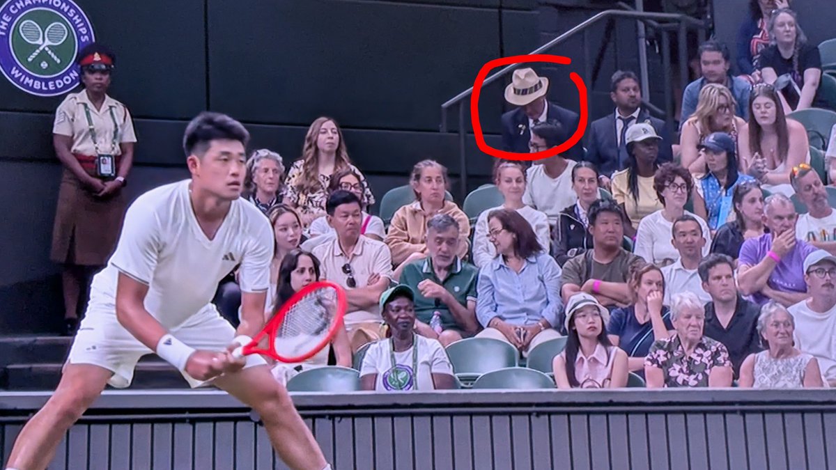 ChrisAWykes's tweet photo. Can someone please check on this guy. #wimbledon #djokovic #wu https://t.co/tWV02cmKSm